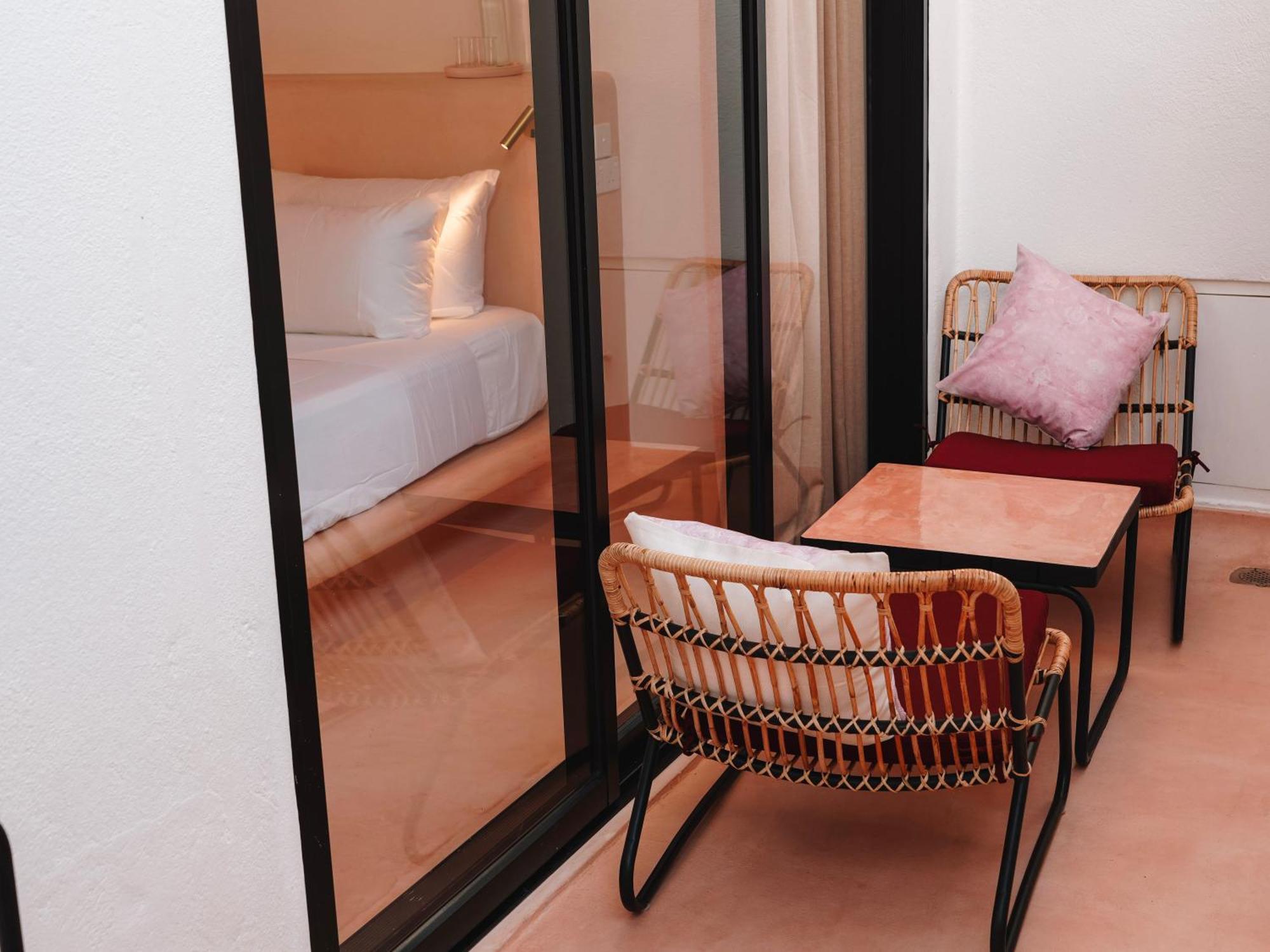 Animals Hotel Ahangama Bilik gambar